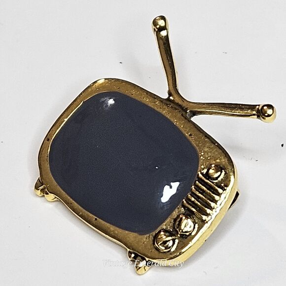 Retro Television TV Off Pin Goldtone Enamel Front Screen 80s Antenna Scarf & Tie - Picture 5 of 12